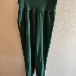 Athleta Green salutation jogger XS EUC